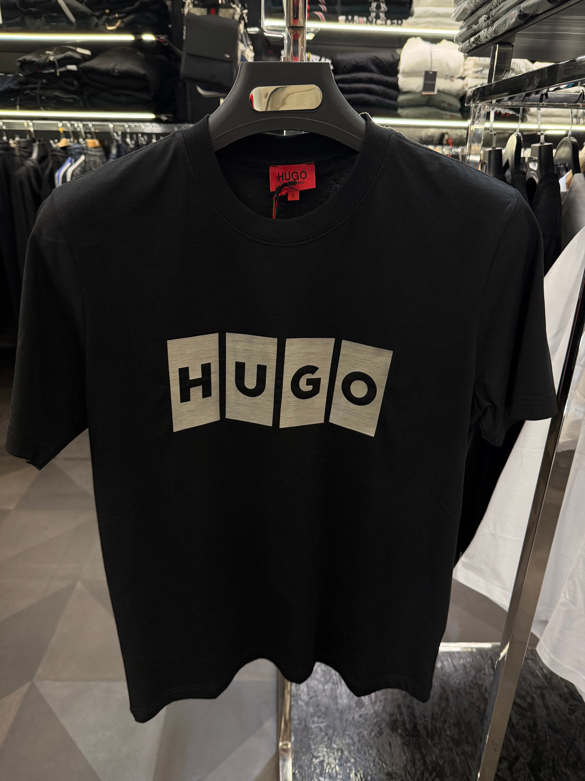 HUGO BOSS T-SHIRT 3A QUALITY