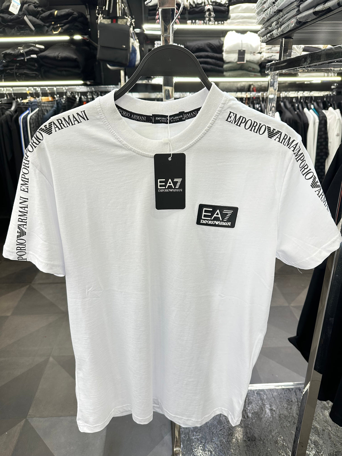 EA7  T-SHIRT 3A QUALITY