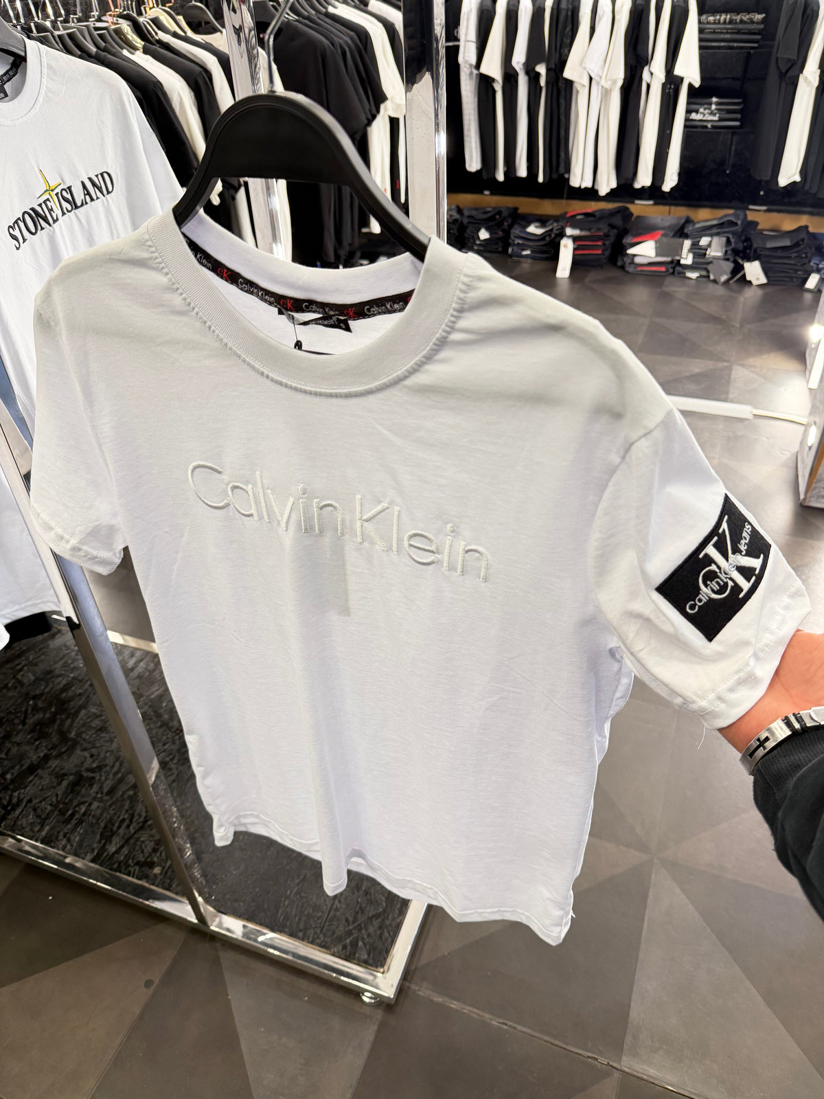 CALVIN KLEIN  - T-SHIRT NEW IN