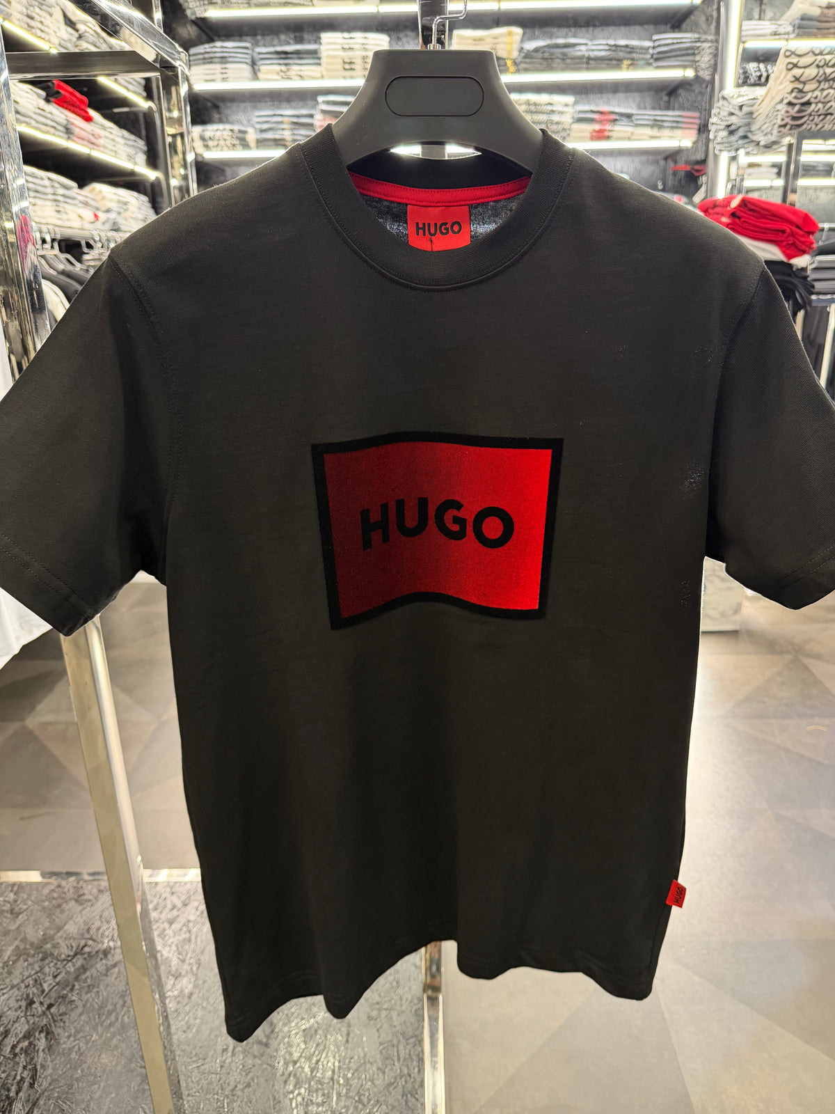 HUGO BOSS - T-SHIRT NEW IN