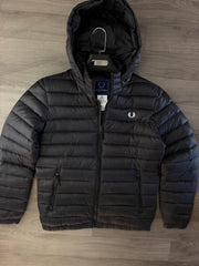 ΜΠΟΥΦΑΝ - FRED PERRY ΜΑΥΡΟ START SEAZON