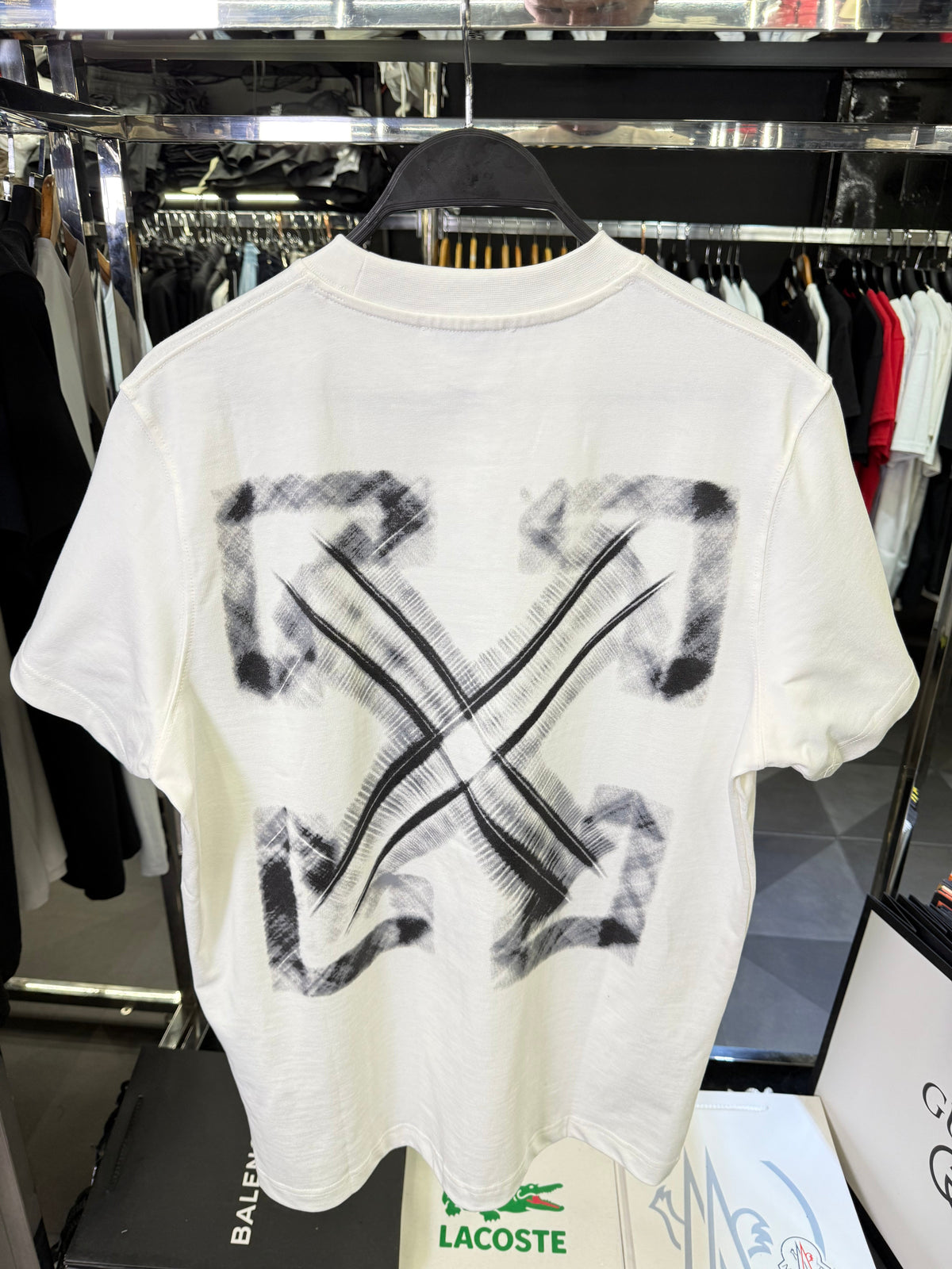 OFF WHITE - T-SHIRT NEW IN